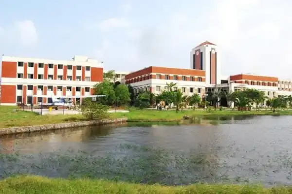 KCG College of Technology Karapakkam Chennai campus, offering aeronautical engineering with industry exposure under Anna University.
