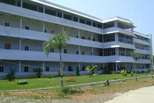 Mount Zion College campus in Pathanamthitta with academic buildings and a calm educational environment.