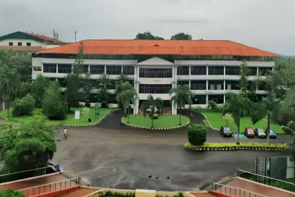 SCMS School of Engineering campus in Ernakulam with modern infrastructure and student facilities.