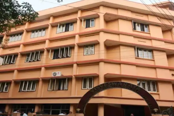 TOMS College of Engineering campus in Kottayam with academic infrastructure and open learning spaces.
