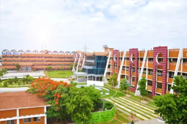 Vel Tech University campus in Avadi with modern academic buildings and research centers.