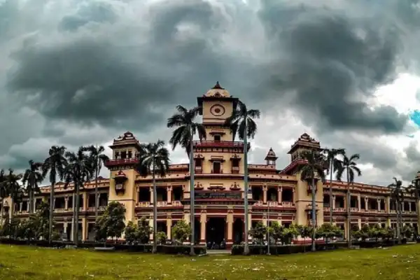 Iconic entrance and campus of Banaras Hindu University showcasing heritage architecture.